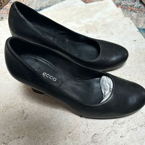 Ecco women’s black wedge, size 36